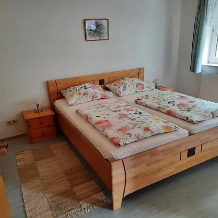 Ferienwohnung Im Haus Hurst Im Goldenen Weindorf *